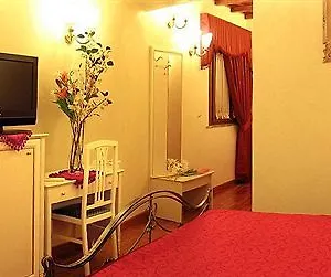 best-suites-trevi.it-romehotels.com/